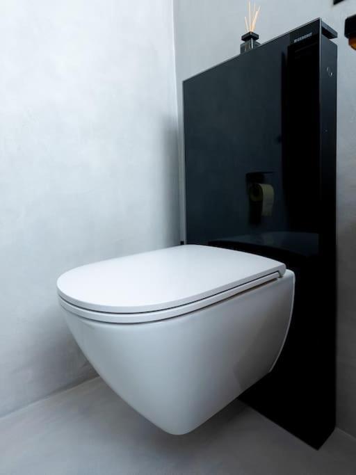 קראנס-מונטנה Small But Wow! Studio With Pool @ The Central Lake מראה חיצוני תמונה